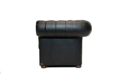 Chesterfield-Garnitura-First-Class-Leather-6-sjedista-Shiny-Black-1 savršeno uklopljene u moderan interijer za vrhunsku udobnost i stil.